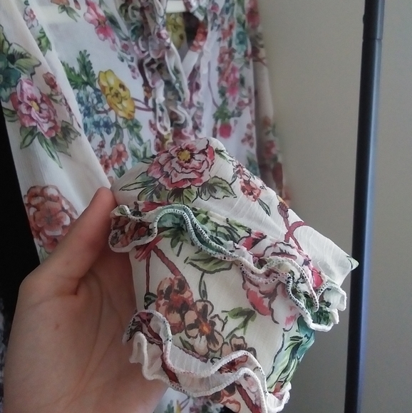 Super Sheer Floral Blouse w/ Ruffles - Picture 3 of 3